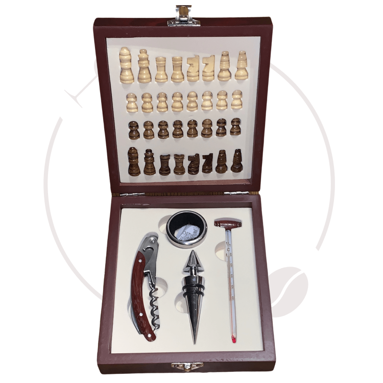 zestaw-akcesooriow-do-wina-szachy-1